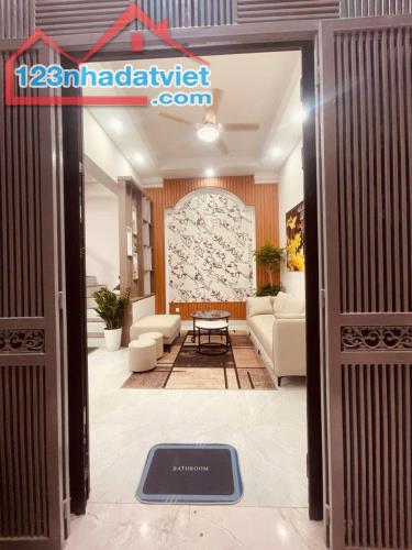 Bán gấp nhà Trương Định Hai Bà Trưng 30m2 4 Tầng giá cắt lỗ chỉ 3,9 tỷ, ngõ thông tứ tung