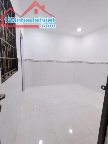 Bán nhà mới 3 lầu lô nhì Tôn Đản Q.4 chỉ 1Tỷ950 - 4