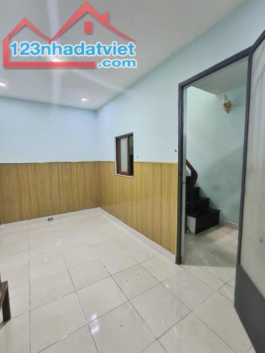 Bán nhà phường 15 Tân Bình, 3 tầng, 40m2 chỉ 3,999 tỷ - 2