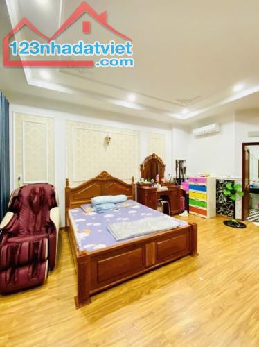 NGAY DƯƠNG QUẢNG HÀM HXH 4.3M X 15M - 4 TẦNG 4 PHÒNG - 1