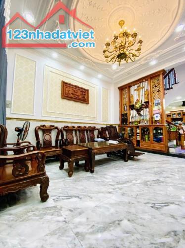 NGAY DƯƠNG QUẢNG HÀM HXH 4.3M X 15M - 4 TẦNG 4 PHÒNG - 3