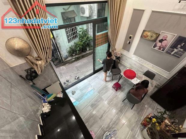 # Nhà Kiệt 2.5m gần Thái Thị Bôi, Ô tô đậu 20m, 32m2, gác đúc sạch đẹp, 2.3x tỷ - 2