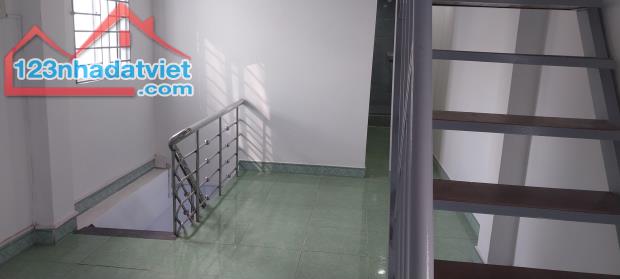 ♥ 1.7x tỷ nhà 2.5 tầng gần 471 Nguyễn Tất Thành, dầm trụ thép cứng, tường 20cm, sạch sẽ, - 4