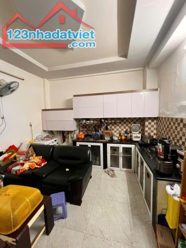 HIẾM !!! HƠN 4 TỶ NHÀ TÂN BÌNH KHU LÝ THƯỜNG KIỆT - DIỆN TÍCH LỚN 54M2 3 LẦU ĐẸP - 1