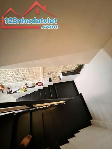 HIẾM !!! HƠN 4 TỶ NHÀ TÂN BÌNH KHU LÝ THƯỜNG KIỆT - DIỆN TÍCH LỚN 54M2 3 LẦU ĐẸP - 2