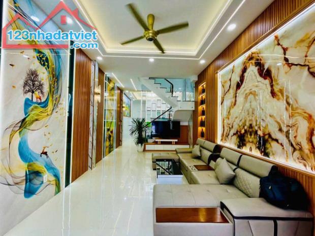 🏭NHÀ TÔ NGỌC VÂN, QUẬN 12, 80M2, 4 TẦNG, 6 TỶ. 👉Diện Tích: ngang 4m, Dài 20m, 80m2
