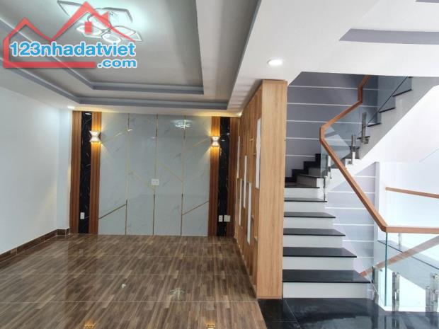 Bán nhà mặt phố Võ Văn Hát, Q.9, 60m², 4 tầng, 6.1 tỷ, sổ hồng - 1