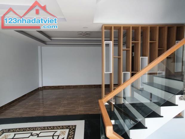 Bán nhà mặt phố Võ Văn Hát, Q.9, 60m², 4 tầng, 6.1 tỷ, sổ hồng - 2