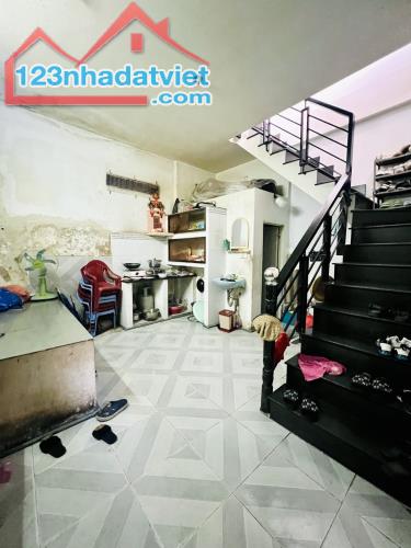Bán gấp nhà hẻm xe hơi, diện tích lớn 100m Hòa Bình- Tân Phú chỉ 6.x tỷ, khu sầm uất. - 1