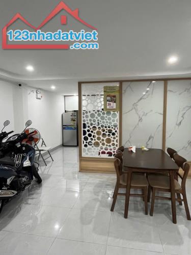 Nhà mặt phố cạnh chợ Mới, Hải Châu chỉ 8.x tỷ