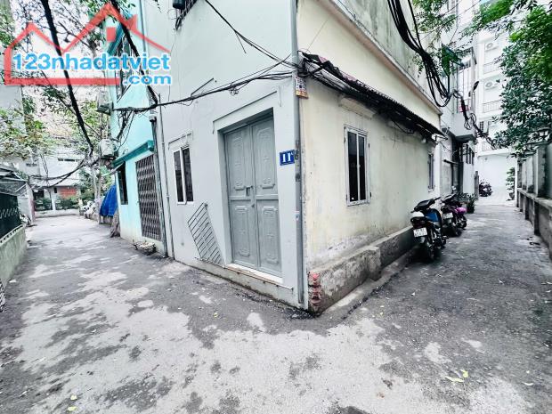 Bán Nhà Doãn Kế Thiện Cầu Giấy 5 Tầng 12.5 tỷ Lô Góc Cạnh chợ Đông Xa