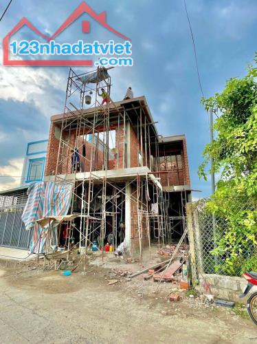 căn biệt thự mini mới xây sắp hoàn thiện sổ hồng riêng full thổ cư