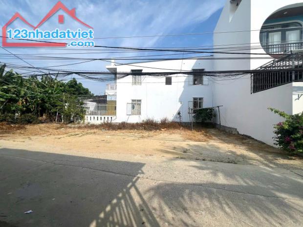 Bán lô góc tại xã Vĩnh Thạnh, Nha Trang . Giá : 2 tỷ 190 triệu