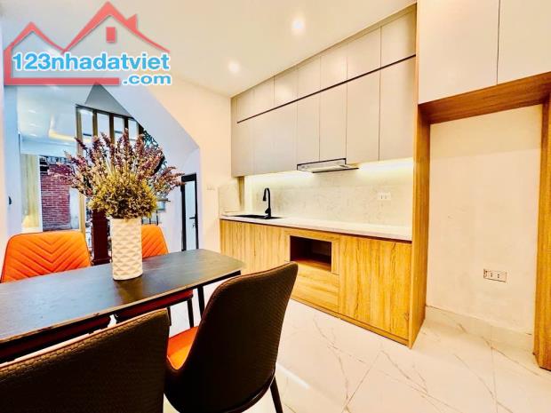 BÁN NHÀ GỐC ĐỀ – HAI BÀ TRƯNG – 32M – 6,18 TỶ - Vị trí đẹp – Ngõ thông – Ở ngay – Nội thất - 3