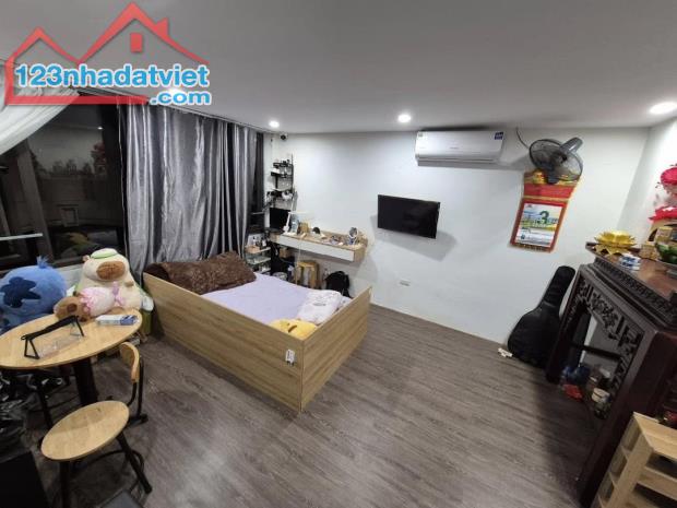 Bán Nhà Phố Vọng 22M x 5T Chỉ 5,7 Tỷ. Lô góc, 30M ra phố, full nội thất - 3