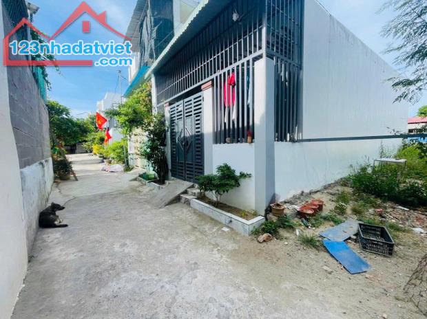 BÁN GẤP LÔ ĐẤT HẺM PHÚ NÔNG SÁT BÊN KHU ĐÔ THỊ VĐT , TP NHA TRANG  GIÁ RẺ 13TR/M2