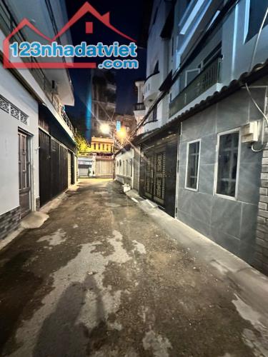 •	BÁN NHÀ KDC ĐB HẺM XE TẢI THÔNG NGUYỄN TƯ GIẢN P12, GÒ VẤP 4X16 GIÁ 11.9 TỶ