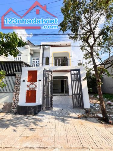 BÁN NHÀ LẦU SỔ SẴN CHỈ 800TR NHẬN NHÀ GIÁP PHƯỜNG BỬU LONG