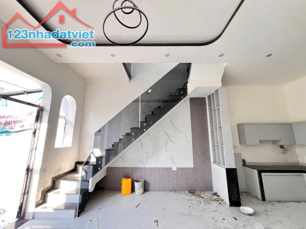 BÁN NHÀ LẦU SỔ SẴN CHỈ 800TR NHẬN NHÀ GIÁP PHƯỜNG BỬU LONG - 2