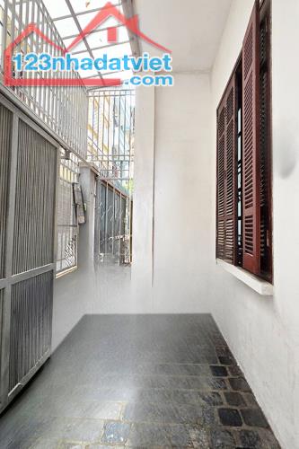 Bán cặp liền kề 106 ngõ Hoàng Quốc Việt, Cầu Giấy, 140m2, 4 tầng, mặt tiền 11m, chỉ 56 tỷ - 2
