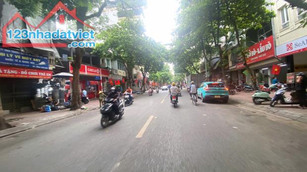 BÁN NHÀ DÂN XÂY NGUYỄN VĂN CỪ 40M, 4T, MT3.8M, Ô CHỜ THANG MÁY, CÁCH 15M Ô TÔ TRÁNH. - 1