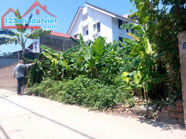 Bán đất Bìa làng Sáp Mai, Võng La 112m, MT 8M Kinh doanh, Ô Tô. Gía 10 tỷ.