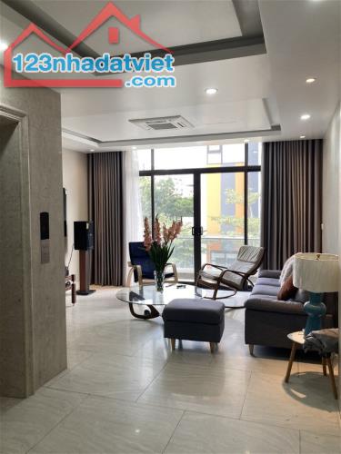 Bán nhà Trần Đại Nghĩa - Hai Bà Trưng: Mặt phố, 2 thoáng, vỉa hè, ô tô 2 chiều, kinh doanh