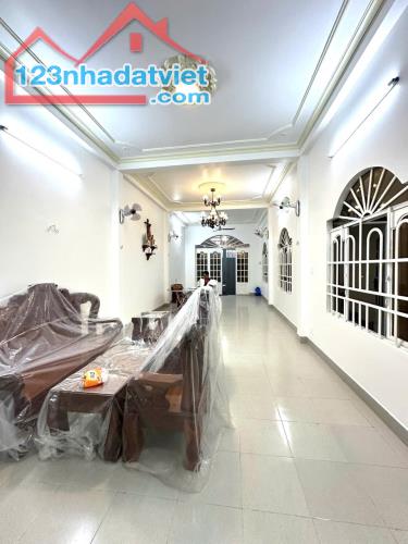 Nhà Mặt Tiền KD 3 Tầng 6,2 x 21m Đường Đòng Tâm, Trung Chánh Hóc Môn SHR - 2