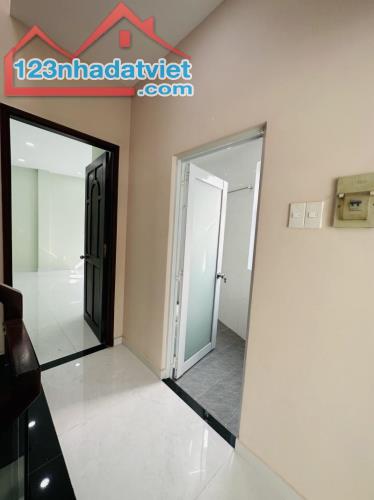 **Bán nhà 3 tầng HXH Bạch đằng** p2, Tân Bình, (4,3*17) giá chỉ 11,x tỷ - 2