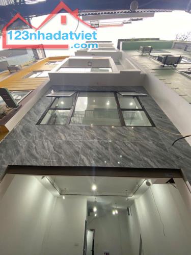 BÁN NHÀ NGỌC THỤY, LONG BIÊN, NHÀ ĐẸP, 7 TẦNG, THANG MÁY, FULL NỘI THẤT, Ô TÔ ĐỖ CỬA,