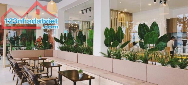 BÁN NHÀ MẶT PHỐ ĐẶNG VĂN NGỮ, ĐỐNG ĐA - 210M² - 2 MẶT TIỀN - THANG MÁY - KD TỐT - GIÁ 99 - 1