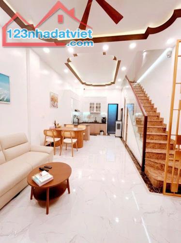 Nhà Bán Thủ Đức- Hẻm Xe Hơi Tránh-3 Tầng-Nhà Mới Ở Ngay-51m2 Chỉ 4,67 TỶ