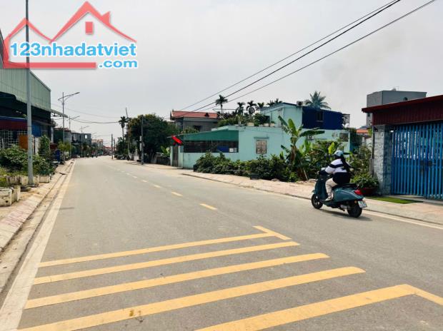 Bán lô đất 2 MẶT TIỀN  chung cư Lương Quán, Nam Sơn  81m giá 2,7X tỷ  Lh 0979087664 - 2