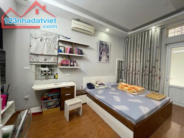 Bán nhà riêng Quận Hai Bà Trưng, 30m ra mặt phố - 75m2 x 4 Tầng, ngõ rộng thoáng - SĐCC