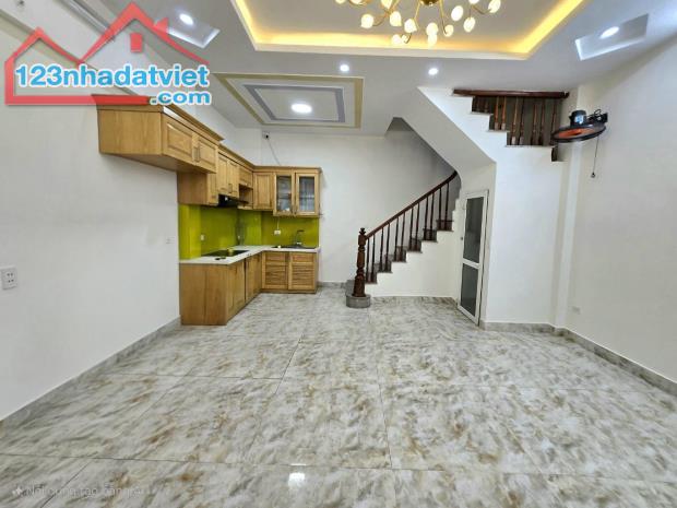 Bán nhà Tân Mai – 35m² – 5 tầng – mặt tiền rộng 4.9m – gần ô tô – giá 7.5 tỷ - 1
