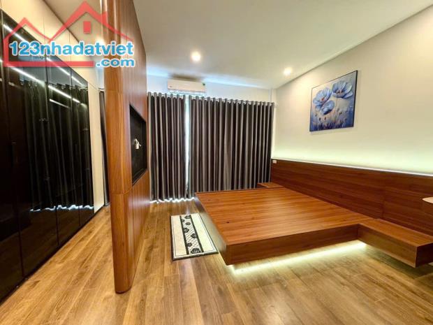 HIẾM - NHÀ ĐẸP ĐẠI LA - CHỈ 8.2 TỶ - CÁCH PHỐ 30M - THANG MÁY - 5 TẦNG Ở NGAY! - 2