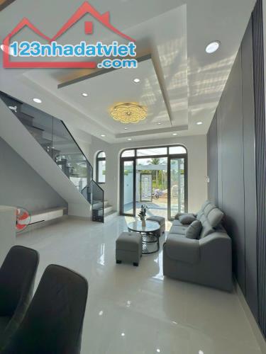 NHÀ LẦU XÂY MỚI GẦN KDL BỬU LONG GIÁ 2TYXXX - 1