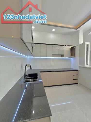 NHÀ LẦU XÂY MỚI GẦN KDL BỬU LONG GIÁ 2TYXXX - 4