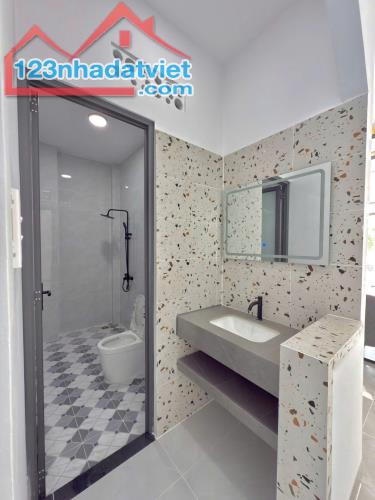 NHÀ LẦU XÂY MỚI GẦN KDL BỬU LONG GIÁ 2TYXXX - 5