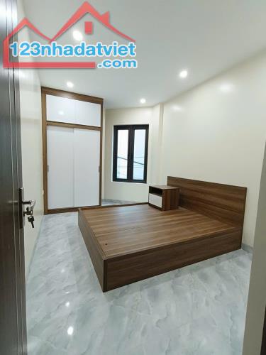 Nhà mới đét -  Ở kết hợp cho thuê - 8 phòng ngủ - có  ban công
