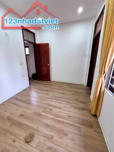 NHÀ ĐẸP KHƯƠNG TRUNG - LÔ GÓC - DT 36m2 5 tầng mặt tiền 4.1m Giá 8.5 tỷ