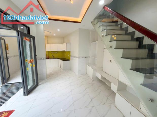 Nhà mới 2 tầng hẻm 775 Ba Đình P10Q8 (ko qui hoạch) - 1