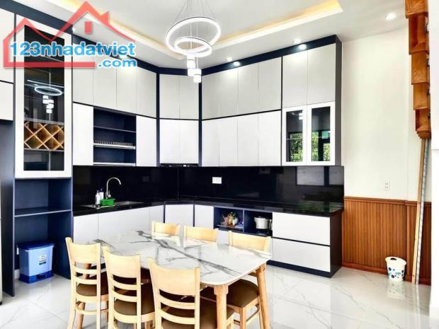 MẶT TIỀN 8 TỶ ĐƯỜNG YẾT KIÊU XINH XẮN MUA NGAY KẺO LỠ KHÁCH ƠI