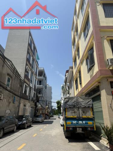 Bán đất ở Đức Giang Long Biên vị trí đẹp đường oto tránh nhau 75m mặt tiền: 4m 10 tỷ 9