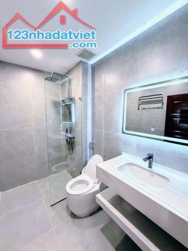 HẠ CHÀO PHỐ NGỌC THỤY DT45m-4 Tầng Thang Máy, Full Nội Thất -MT 3.6m- Giá 8.2T - 9