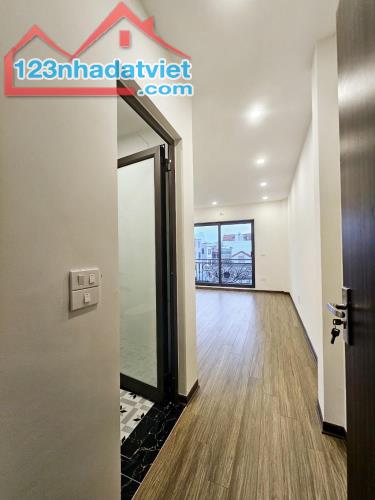 BÁN NHÀ PHÚC ĐỒNG. 45m2 5 TẦNG HƠN 6tỷ SIÊU HIẾM. Ô TÔ GẦN. 6 NGỦ  KHU DÂN TRÍ CAO - 4