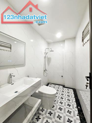 BÁN NHÀ PHÚC ĐỒNG. 45m2 5 TẦNG HƠN 6tỷ SIÊU HIẾM. Ô TÔ GẦN. 6 NGỦ  KHU DÂN TRÍ CAO - 5