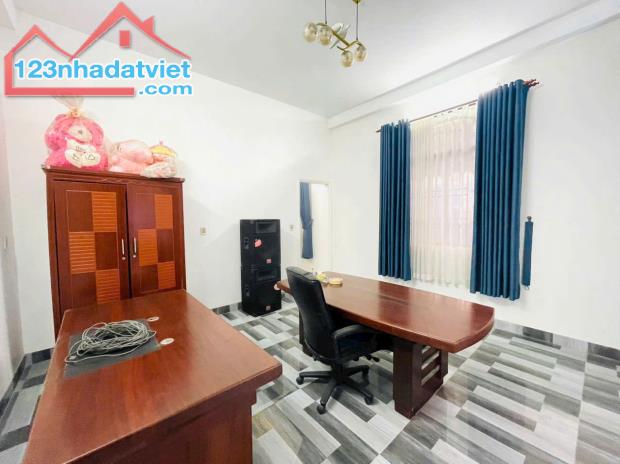 Bán nhà 1 trệt 2 lầu cách Đặng Văn Trơn 50m, gần cầu Hiệp Hòa, Biên Hòa, 80m2, giá 4.8 tỷ. - 2