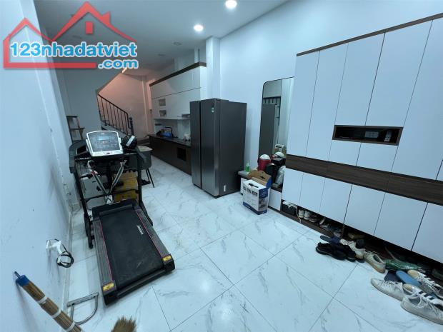 Nhà Đẹp- Giá tốt CHÍNH CHỦ CẦN BÁN NHANH NHÀ tại quận Tây Hồ, TP HN - 1