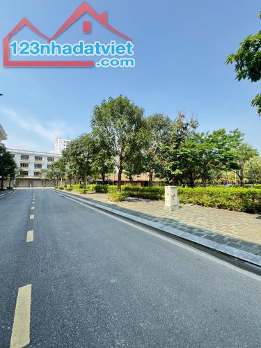 GẤP! CÒN VÀI CĂN, SẴN SỔ SANG TÊN – BỎ LỠ LÀ MẤT! KĐT XUÂN HƯNG. LH: 0966 343 969